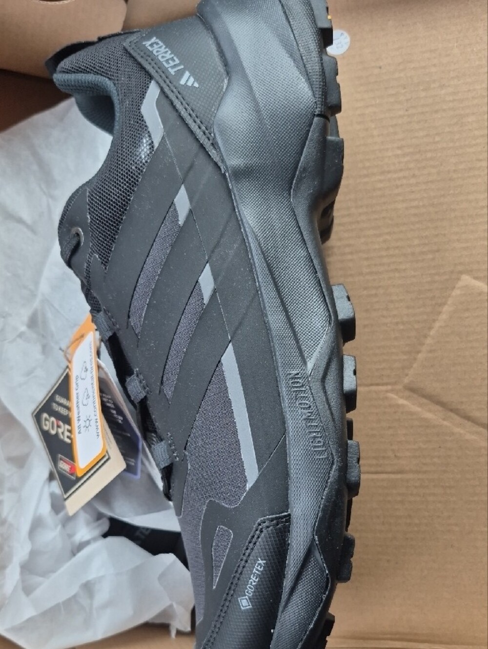 Men's Black Trail Sneakers ADIDAS - All Black Athletic Shoes - Picture 4 of 11